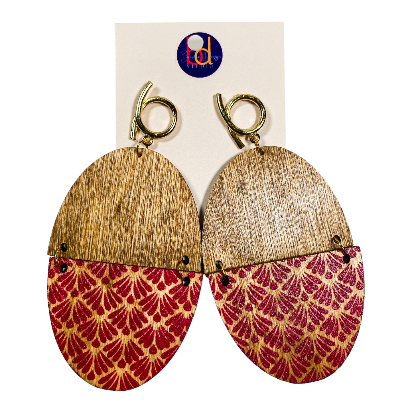 Oval Wood Earring w/Painted Shells