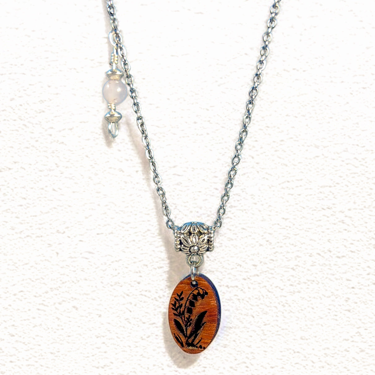Personalized Birth Flower Necklace – Laser-Engraved Wood & Healing Stone Jewelry