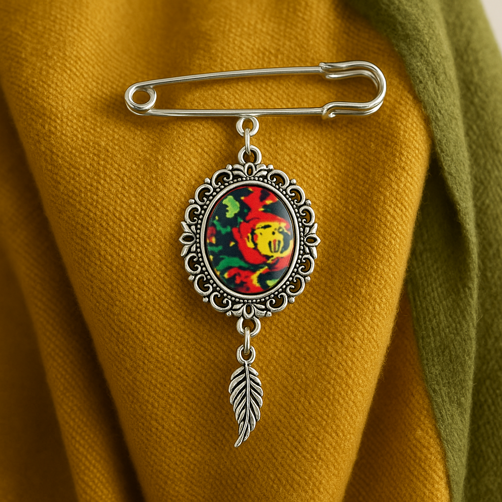Pressed & Gilded – Vintage Oval Brooch (Silver-Tone)