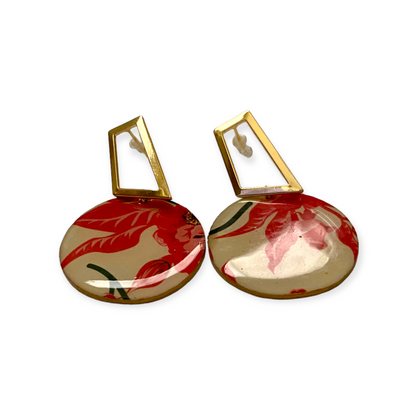 Round Bright Fuchsia Flower with Asymmetrical Gold Post