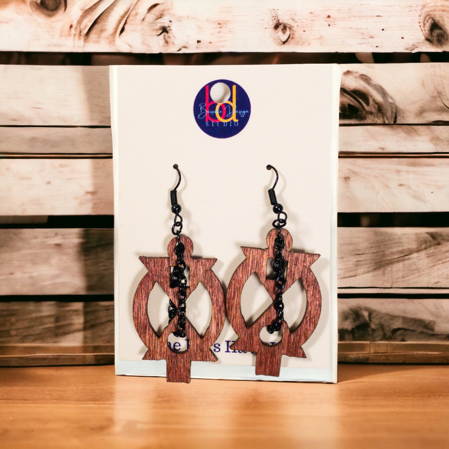 Cherry Stained Boa Me Na Me Mmoa Wo Adinkra Symbol Earring with Chains